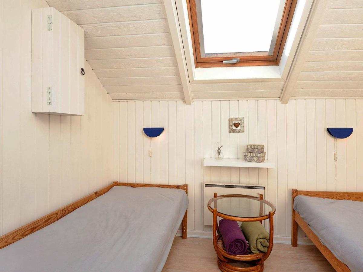 8 Person Holiday Home In Hejls Экстерьер фото