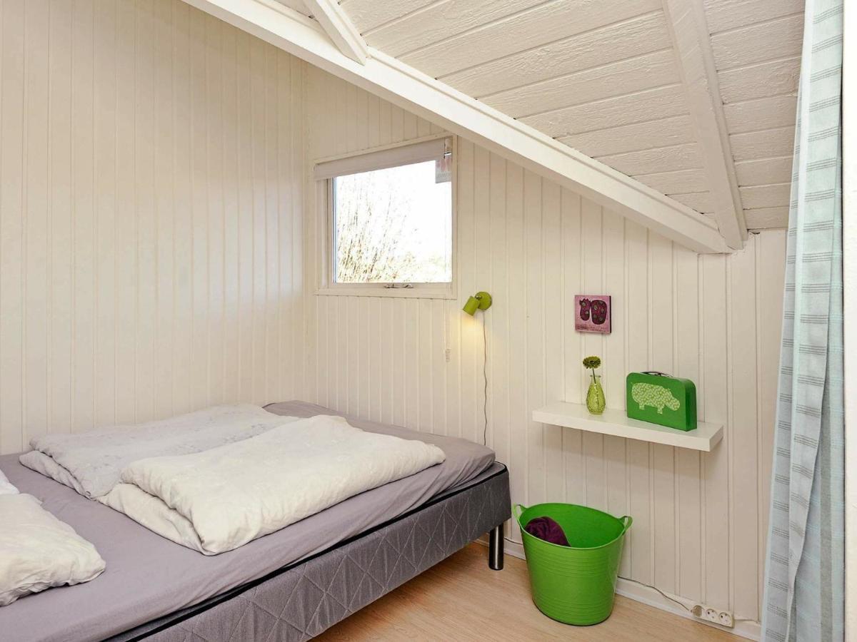 8 Person Holiday Home In Hejls Экстерьер фото